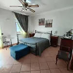 Oda ve Kahvaltı Al Calar Della Sera Sommariva del Bosco