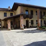 Al Calar Della Sera Oda ve Kahvaltı 4*