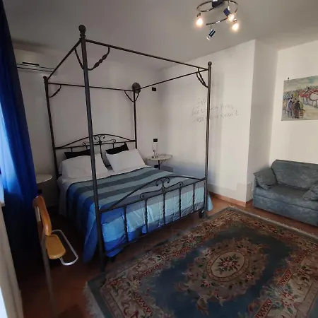 فندق مبيت وإفطار Al Calar Della Sera 4*