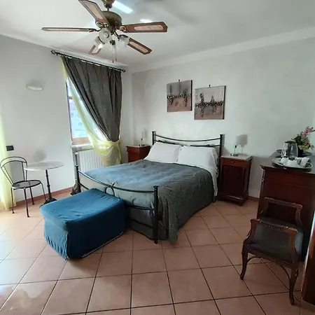 فندق مبيت وإفطار Al Calar Della Sera Sommariva del Bosco