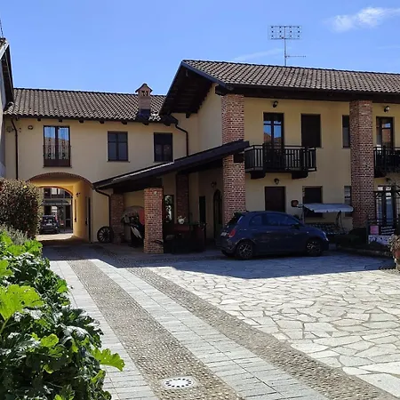 Oda ve Kahvaltı Al Calar Della Sera Sommariva del Bosco